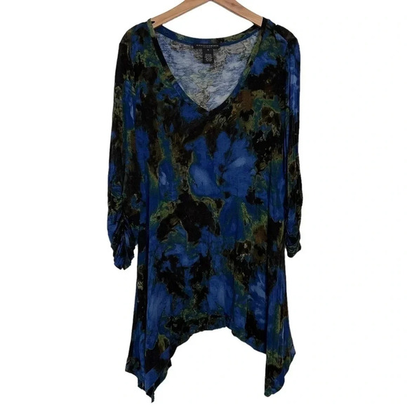 Grace Elements 1X blue brown green watercolor print 3/4 sleeve shark bite top - Picture 2 of 6